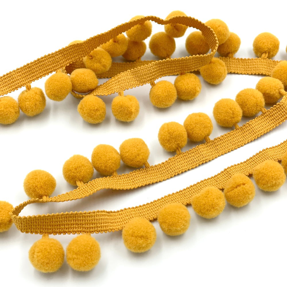 Jumbo Pom Pom Trim