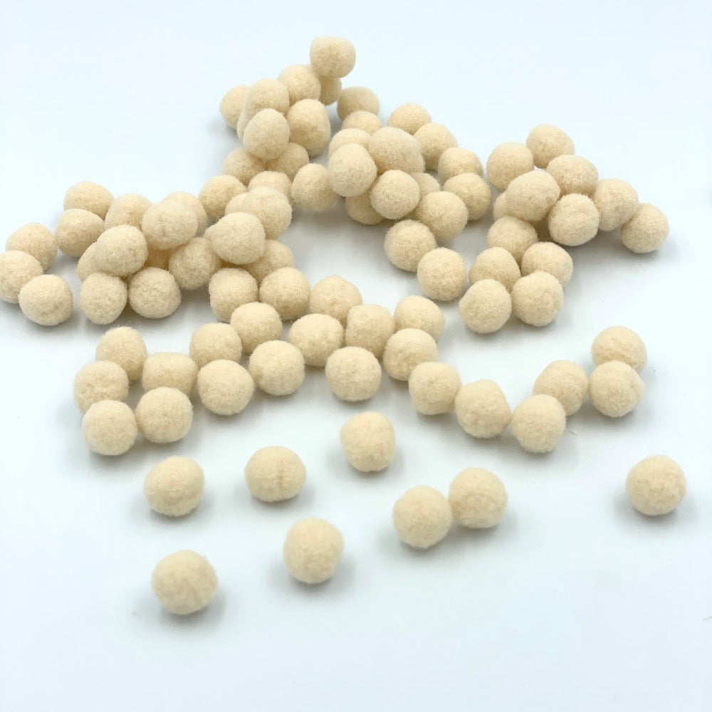 x100 Medium Pom Pom Balls